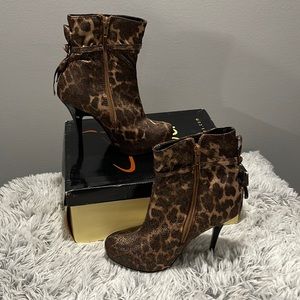 Vintage Diba ankle boots leopard print great condition size 6